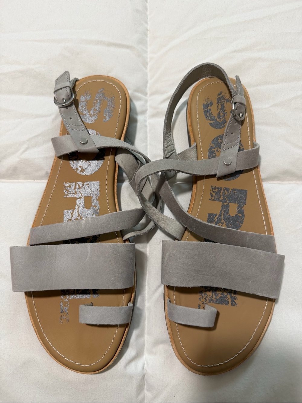 BRAND NEW SOREL Women's Grey Strappy Flat Sandals